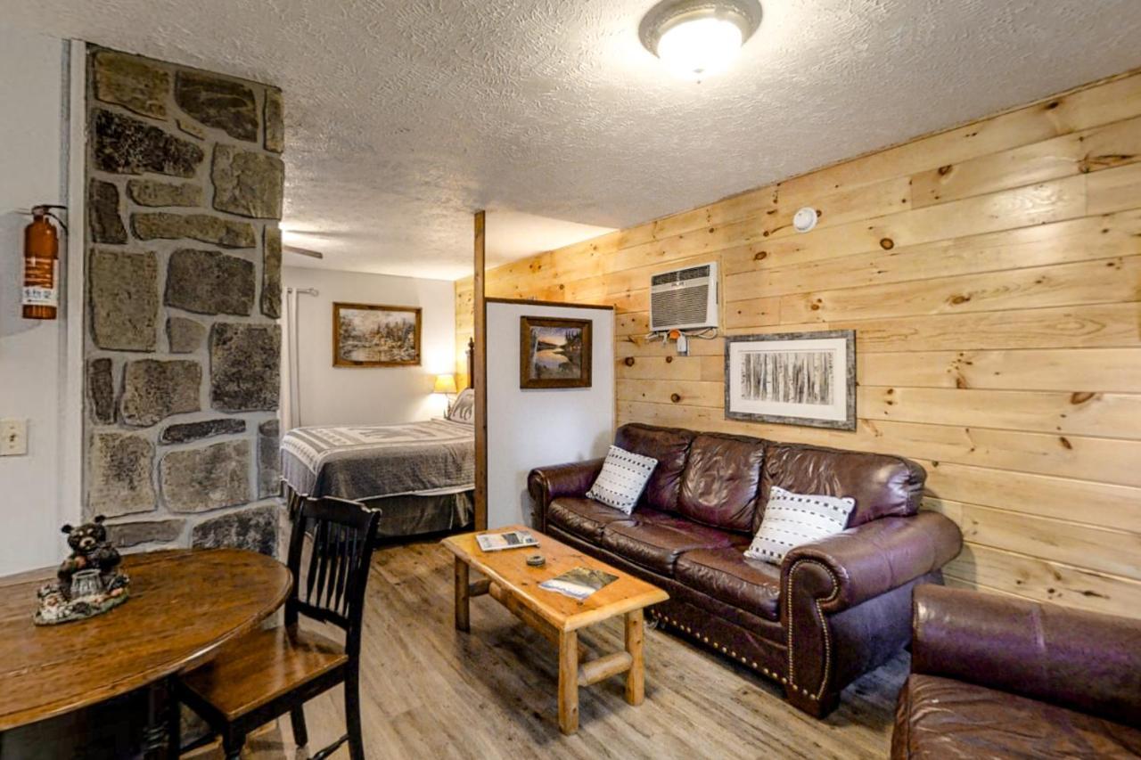 Bear Hugs Hotel Pigeon Forge Buitenkant foto